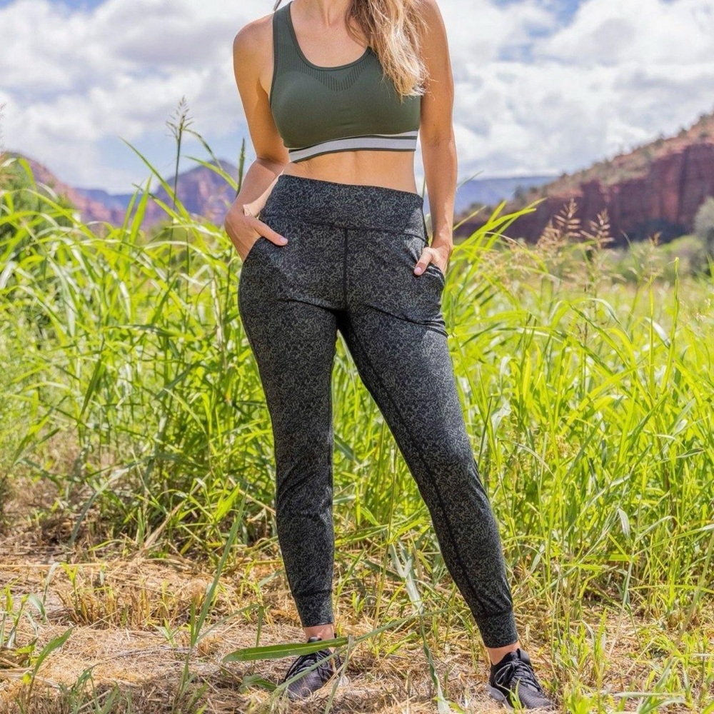 Senita Studio Skin Joggers PXS Petite XS Black Evergreen Athleisure Workout Pant